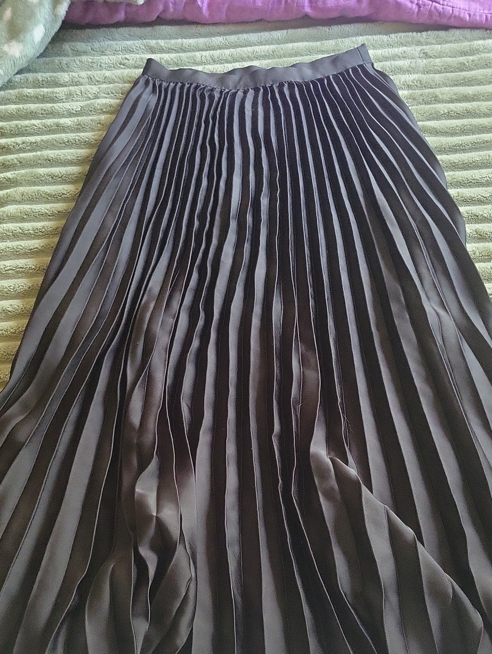 Women's Black Pleated A-Line Midi Skirt
